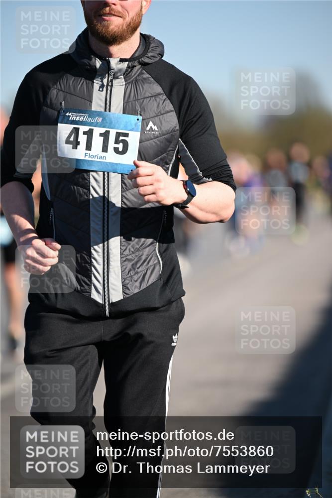 06.04.2025 - 44. Internationalen Wilhelmsburger Insellauf Dr. Thomas Lammeyer http://msf.ph/oto/7553860 06.04.2025 09:28:29 Laufen 44, 4115 meine-sportfotos.de