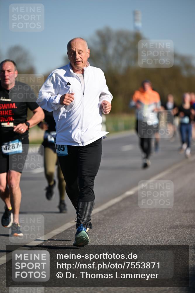 06.04.2025 - 44. Internationalen Wilhelmsburger Insellauf Dr. Thomas Lammeyer http://msf.ph/oto/7553871 06.04.2025 09:28:30 Laufen 4287, 405 meine-sportfotos.de