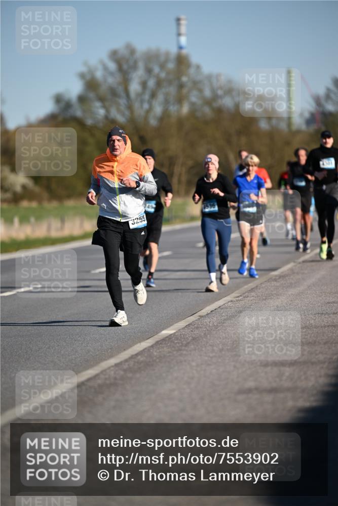 06.04.2025 - 44. Internationalen Wilhelmsburger Insellauf Dr. Thomas Lammeyer http://msf.ph/oto/7553902 06.04.2025 09:28:33 Laufen 3255, 4536 meine-sportfotos.de