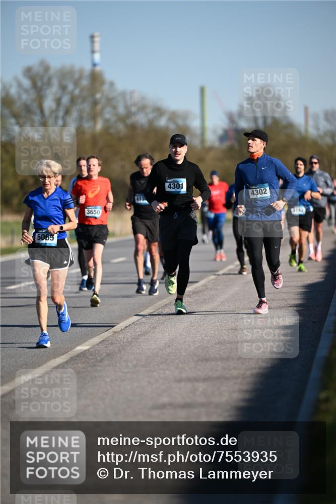06.04.2025 - 44. Internationalen Wilhelmsburger Insellauf Dr. Thomas Lammeyer http://msf.ph/oto/7553935 06.04.2025 09:28:37 Laufen 5065, 3650, 4301, 4302 meine-sportfotos.de