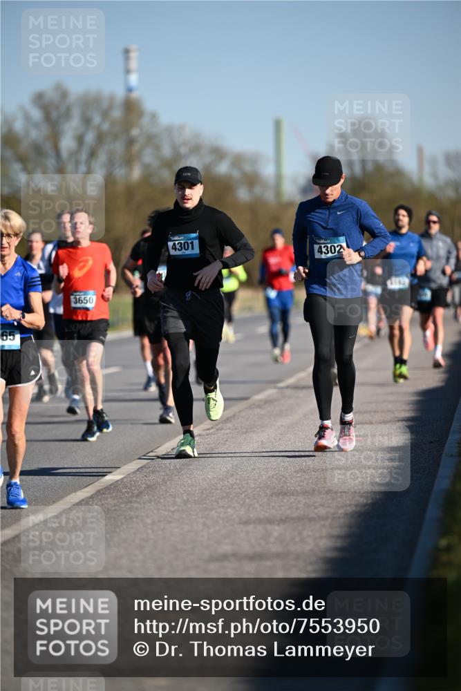 06.04.2025 - 44. Internationalen Wilhelmsburger Insellauf Dr. Thomas Lammeyer http://msf.ph/oto/7553950 06.04.2025 09:28:39 Laufen 65, 3650, 4301, 4302 meine-sportfotos.de