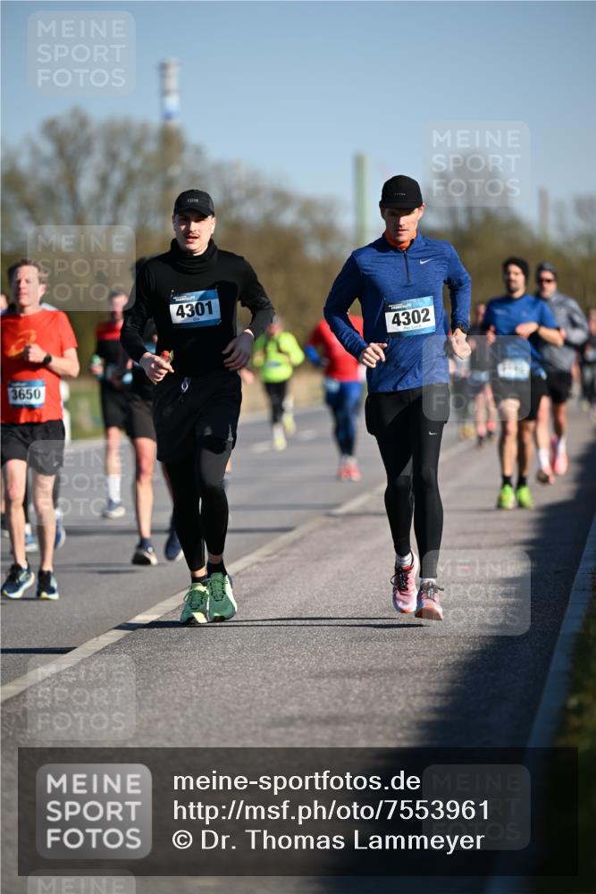 06.04.2025 - 44. Internationalen Wilhelmsburger Insellauf Dr. Thomas Lammeyer http://msf.ph/oto/7553961 06.04.2025 09:28:40 Laufen 3650, 4301, 4302 meine-sportfotos.de