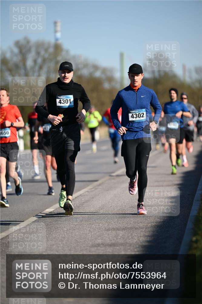 06.04.2025 - 44. Internationalen Wilhelmsburger Insellauf Dr. Thomas Lammeyer http://msf.ph/oto/7553964 06.04.2025 09:28:40 Laufen 650, 4301, 4302 meine-sportfotos.de