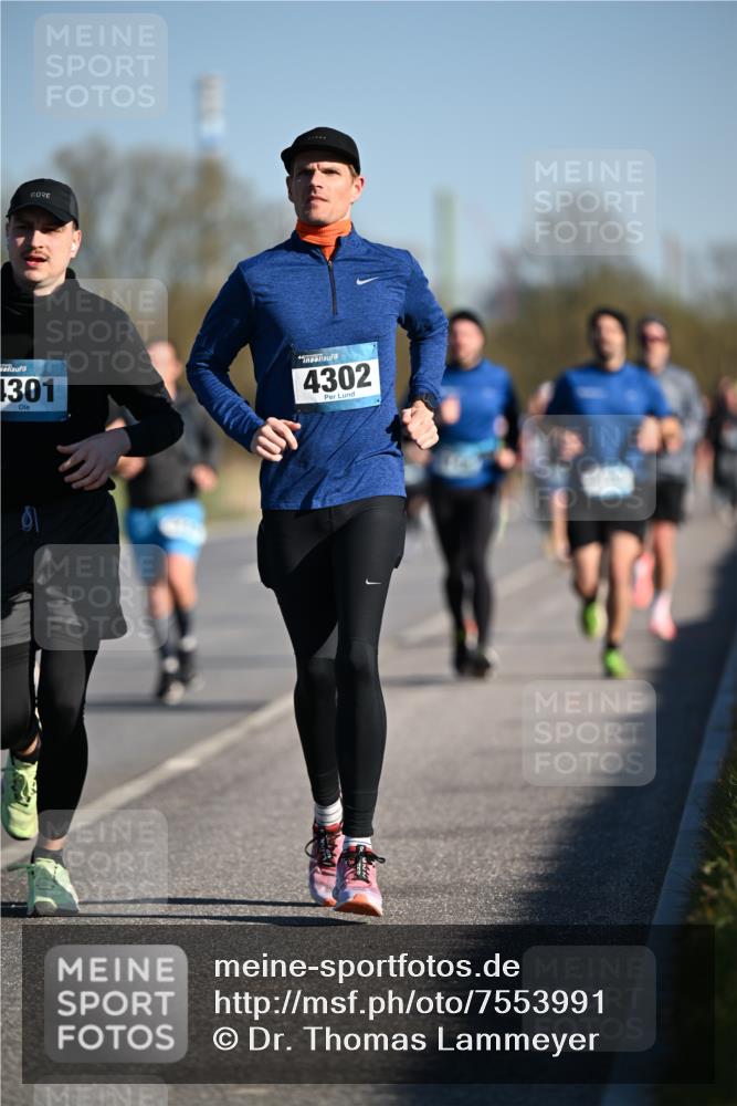 06.04.2025 - 44. Internationalen Wilhelmsburger Insellauf Dr. Thomas Lammeyer http://msf.ph/oto/7553991 06.04.2025 09:28:42 Laufen 301, 4302 meine-sportfotos.de