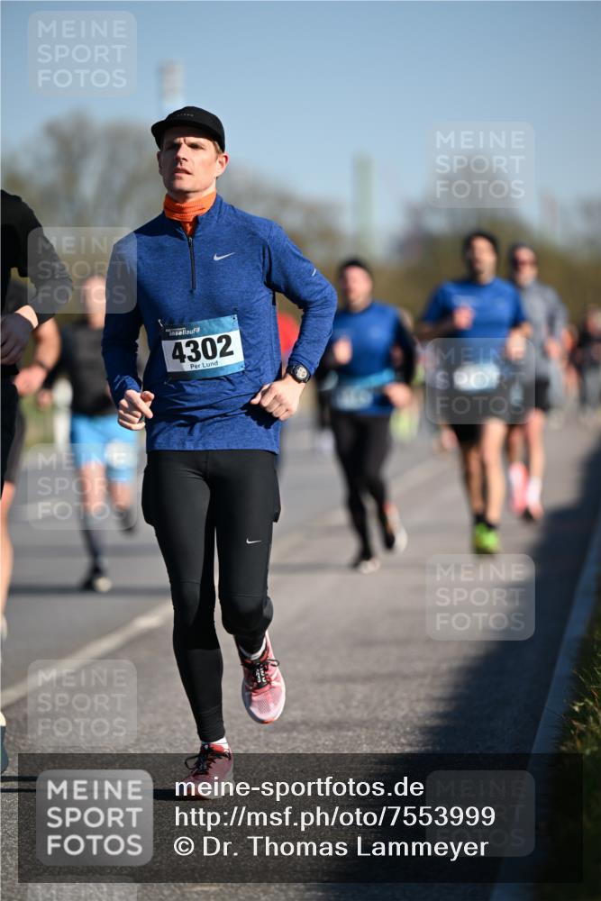 06.04.2025 - 44. Internationalen Wilhelmsburger Insellauf Dr. Thomas Lammeyer http://msf.ph/oto/7553999 06.04.2025 09:28:42 Laufen 4302 meine-sportfotos.de