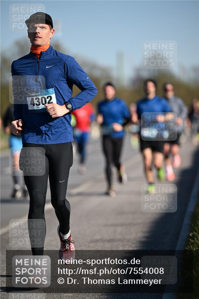 06.04.2025 - 44. Internationalen Wilhelmsburger Insellauf Dr. Thomas Lammeyer http://msf.ph/oto/7554008 06.04.2025 09:28:43 Laufen 4302 meine-sportfotos.de