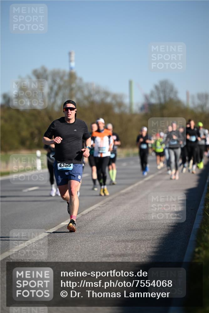 06.04.2025 - 44. Internationalen Wilhelmsburger Insellauf Dr. Thomas Lammeyer http://msf.ph/oto/7554068 06.04.2025 09:28:51 Laufen 4365 meine-sportfotos.de