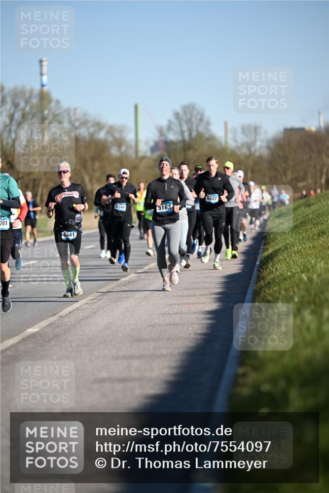06.04.2025 - 44. Internationalen Wilhelmsburger Insellauf Dr. Thomas Lammeyer http://msf.ph/oto/7554097 06.04.2025 09:28:56 Laufen 281, 4441, 4344, 5163, 5087 meine-sportfotos.de