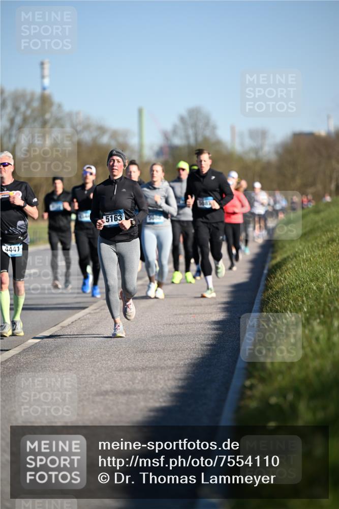 06.04.2025 - 44. Internationalen Wilhelmsburger Insellauf Dr. Thomas Lammeyer http://msf.ph/oto/7554110 06.04.2025 09:28:59 Laufen 4441, 5163, 5083 meine-sportfotos.de