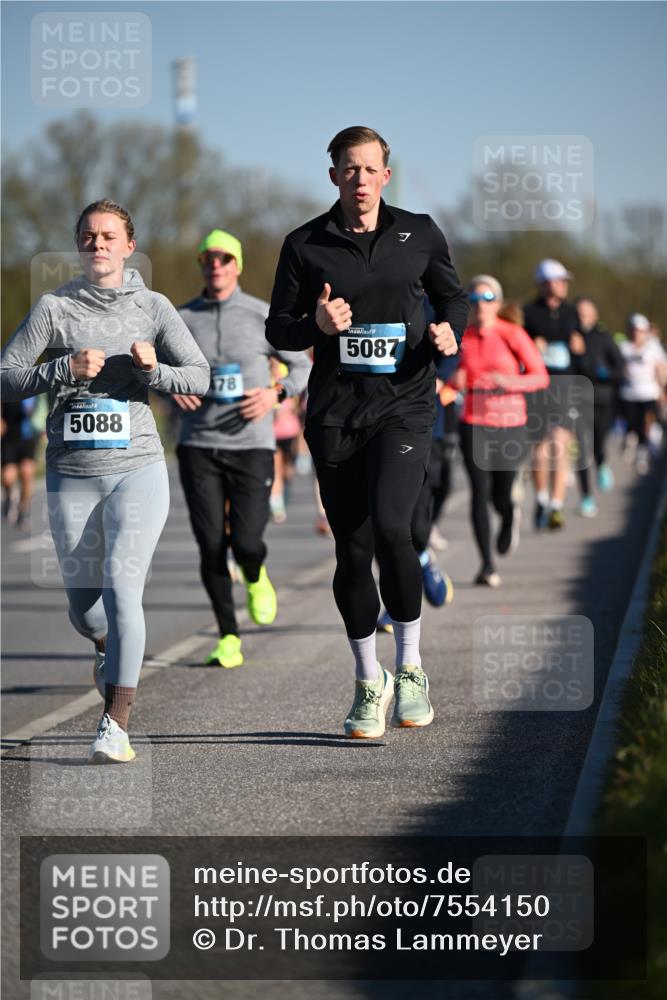 06.04.2025 - 44. Internationalen Wilhelmsburger Insellauf Dr. Thomas Lammeyer http://msf.ph/oto/7554150 06.04.2025 09:29:04 Laufen 5088, 178, 7, 5087 meine-sportfotos.de