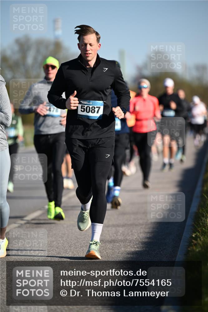 06.04.2025 - 44. Internationalen Wilhelmsburger Insellauf Dr. Thomas Lammeyer http://msf.ph/oto/7554165 06.04.2025 09:29:05 Laufen 7, 5087 meine-sportfotos.de