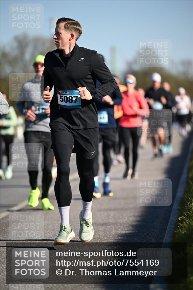 06.04.2025 - 44. Internationalen Wilhelmsburger Insellauf Dr. Thomas Lammeyer http://msf.ph/oto/7554169 06.04.2025 09:29:05 Laufen 5087 meine-sportfotos.de