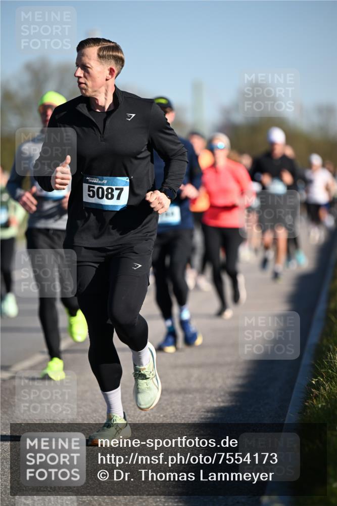 06.04.2025 - 44. Internationalen Wilhelmsburger Insellauf Dr. Thomas Lammeyer http://msf.ph/oto/7554173 06.04.2025 09:29:05 Laufen 5087 meine-sportfotos.de