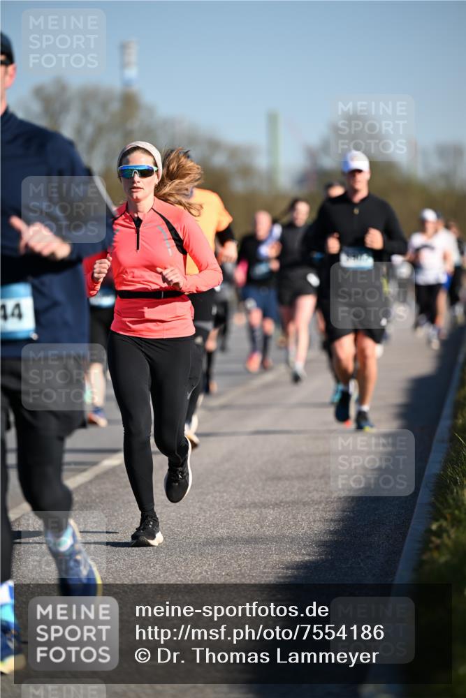 06.04.2025 - 44. Internationalen Wilhelmsburger Insellauf Dr. Thomas Lammeyer http://msf.ph/oto/7554186 06.04.2025 09:29:08 Laufen 14 meine-sportfotos.de