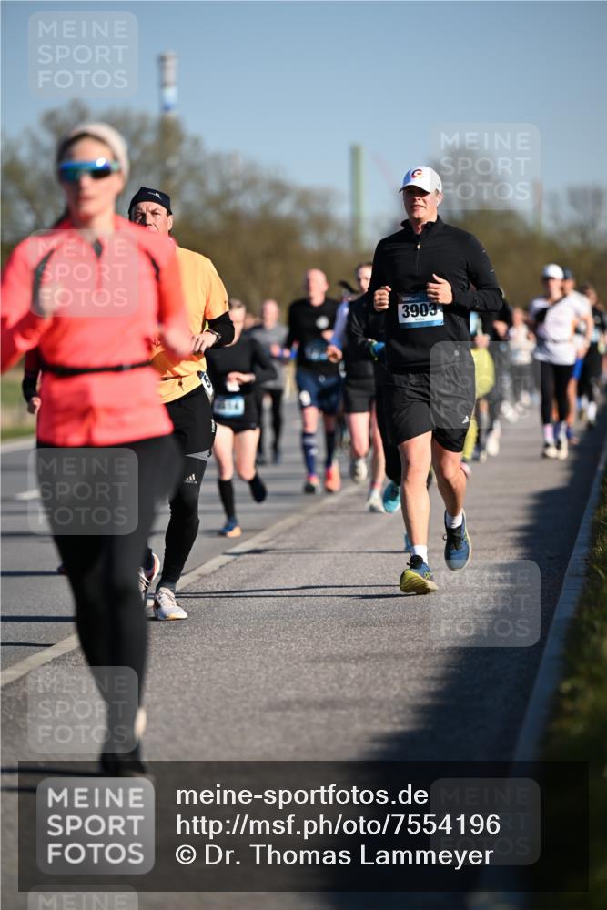 06.04.2025 - 44. Internationalen Wilhelmsburger Insellauf Dr. Thomas Lammeyer http://msf.ph/oto/7554196 06.04.2025 09:29:09 Laufen 3903 meine-sportfotos.de