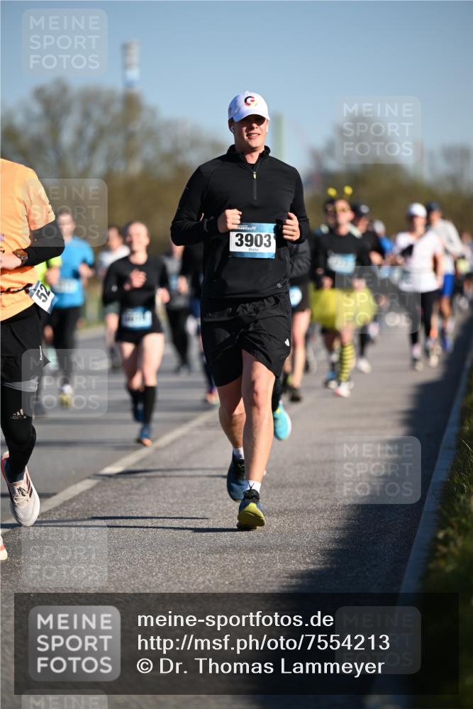 06.04.2025 - 44. Internationalen Wilhelmsburger Insellauf Dr. Thomas Lammeyer http://msf.ph/oto/7554213 06.04.2025 09:29:10 Laufen 3903 meine-sportfotos.de