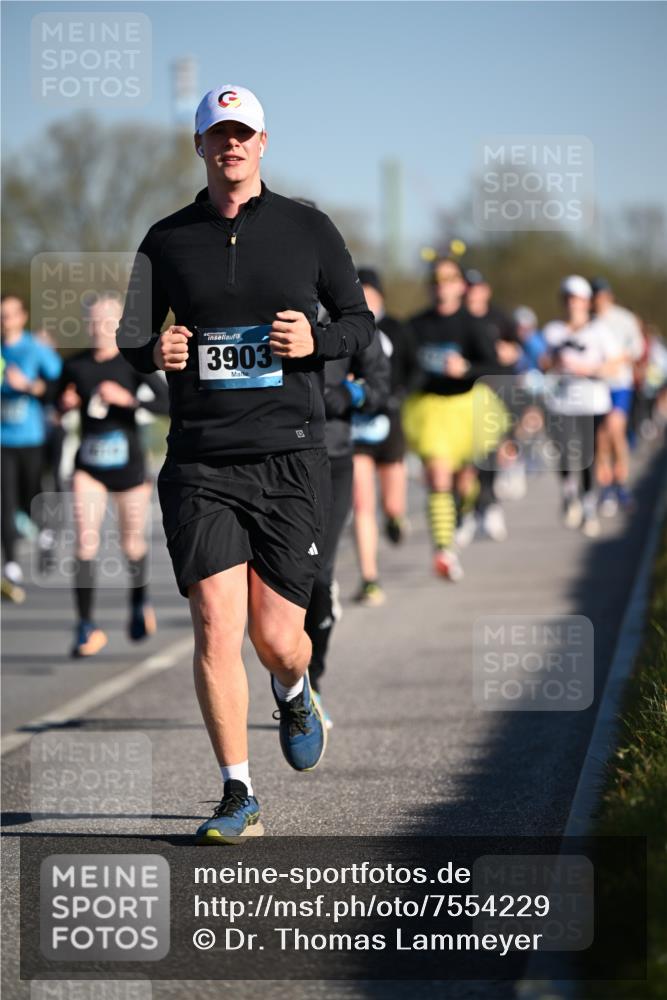 06.04.2025 - 44. Internationalen Wilhelmsburger Insellauf Dr. Thomas Lammeyer http://msf.ph/oto/7554229 06.04.2025 09:29:11 Laufen 3903 meine-sportfotos.de