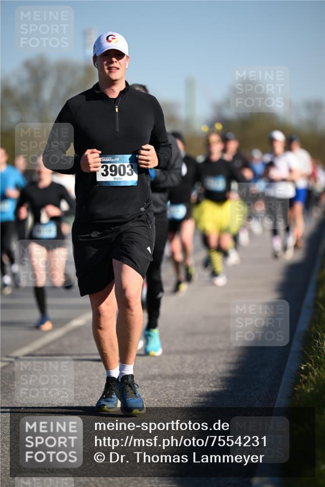 06.04.2025 - 44. Internationalen Wilhelmsburger Insellauf Dr. Thomas Lammeyer http://msf.ph/oto/7554231 06.04.2025 09:29:12 Laufen 3903 meine-sportfotos.de