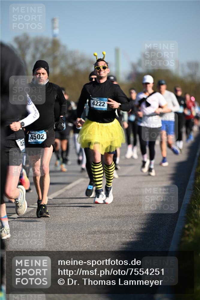 06.04.2025 - 44. Internationalen Wilhelmsburger Insellauf Dr. Thomas Lammeyer http://msf.ph/oto/7554251 06.04.2025 09:29:14 Laufen 46, 4502, 4222 meine-sportfotos.de