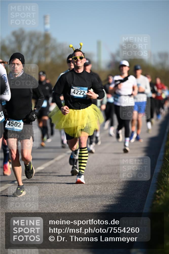 06.04.2025 - 44. Internationalen Wilhelmsburger Insellauf Dr. Thomas Lammeyer http://msf.ph/oto/7554260 06.04.2025 09:29:15 Laufen 6, 4502, 4222 meine-sportfotos.de