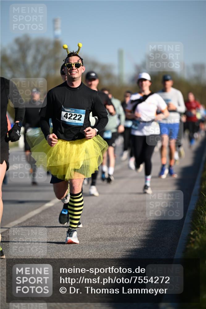 06.04.2025 - 44. Internationalen Wilhelmsburger Insellauf Dr. Thomas Lammeyer http://msf.ph/oto/7554272 06.04.2025 09:29:16 Laufen 4222 meine-sportfotos.de