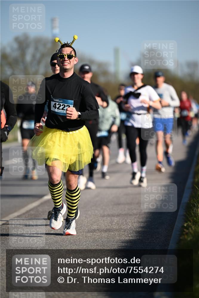06.04.2025 - 44. Internationalen Wilhelmsburger Insellauf Dr. Thomas Lammeyer http://msf.ph/oto/7554274 06.04.2025 09:29:16 Laufen 4222 meine-sportfotos.de
