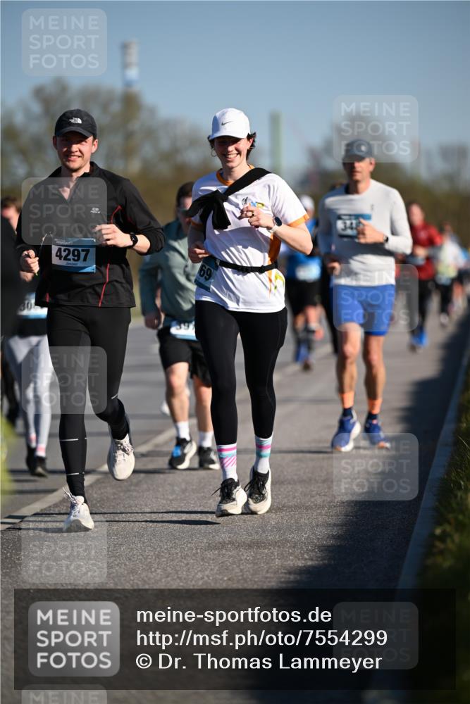 06.04.2025 - 44. Internationalen Wilhelmsburger Insellauf Dr. Thomas Lammeyer http://msf.ph/oto/7554299 06.04.2025 09:29:18 Laufen 30, 4297 meine-sportfotos.de
