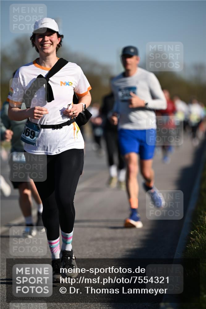 06.04.2025 - 44. Internationalen Wilhelmsburger Insellauf Dr. Thomas Lammeyer http://msf.ph/oto/7554321 06.04.2025 09:29:20 Laufen 69 meine-sportfotos.de