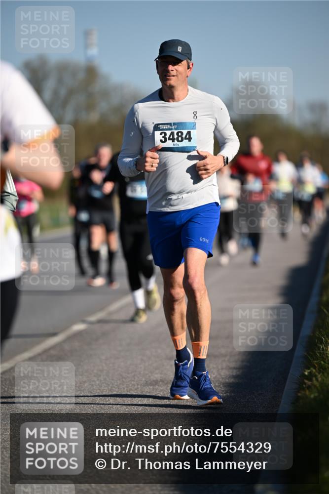 06.04.2025 - 44. Internationalen Wilhelmsburger Insellauf Dr. Thomas Lammeyer http://msf.ph/oto/7554329 06.04.2025 09:29:21 Laufen 3484 meine-sportfotos.de