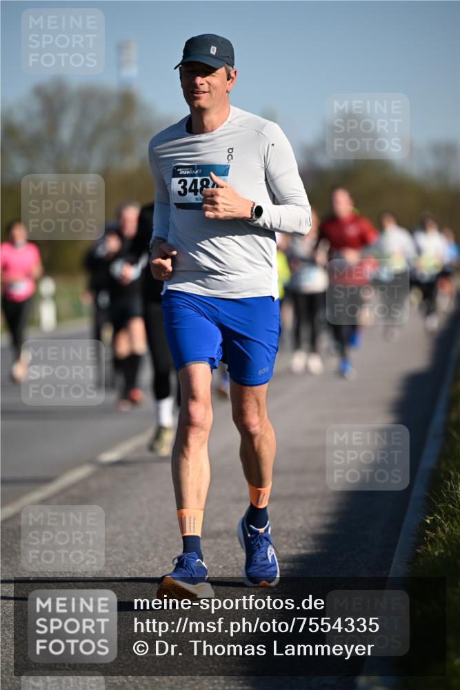 06.04.2025 - 44. Internationalen Wilhelmsburger Insellauf Dr. Thomas Lammeyer http://msf.ph/oto/7554335 06.04.2025 09:29:21 Laufen 348 meine-sportfotos.de