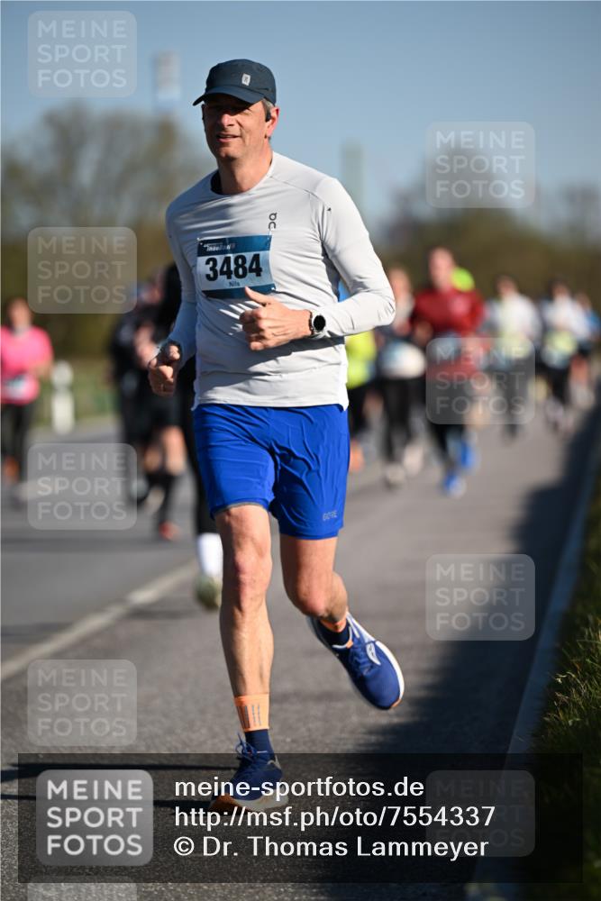 06.04.2025 - 44. Internationalen Wilhelmsburger Insellauf Dr. Thomas Lammeyer http://msf.ph/oto/7554337 06.04.2025 09:29:21 Laufen 3484 meine-sportfotos.de