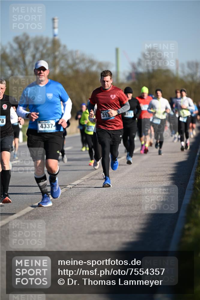 06.04.2025 - 44. Internationalen Wilhelmsburger Insellauf Dr. Thomas Lammeyer http://msf.ph/oto/7554357 06.04.2025 09:29:24 Laufen 78, 43374, 313 meine-sportfotos.de