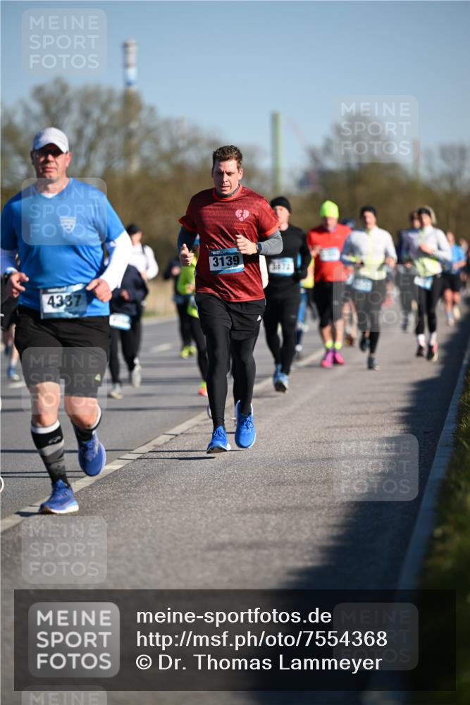 06.04.2025 - 44. Internationalen Wilhelmsburger Insellauf Dr. Thomas Lammeyer http://msf.ph/oto/7554368 06.04.2025 09:29:25 Laufen 4387, 3139 meine-sportfotos.de