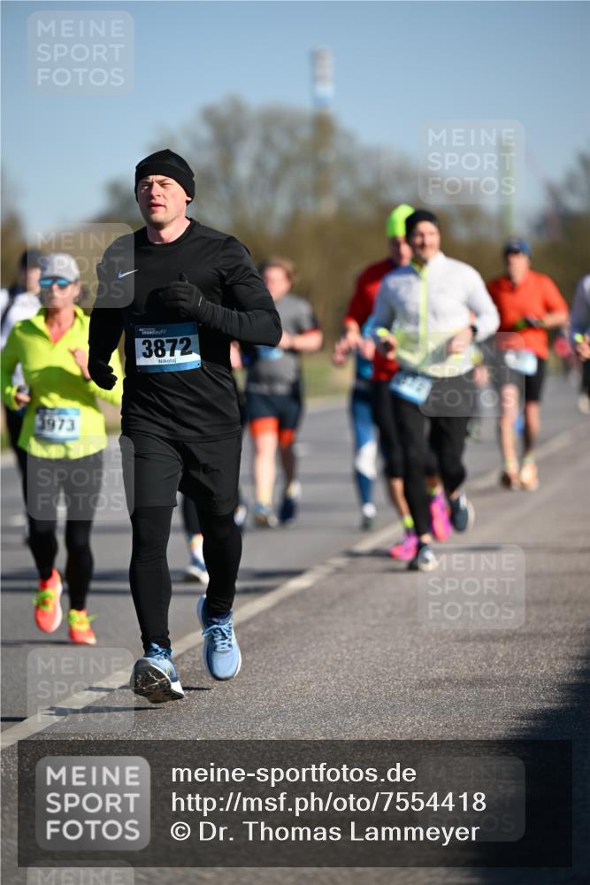 06.04.2025 - 44. Internationalen Wilhelmsburger Insellauf Dr. Thomas Lammeyer http://msf.ph/oto/7554418 06.04.2025 09:29:31 Laufen 3973, 3872 meine-sportfotos.de