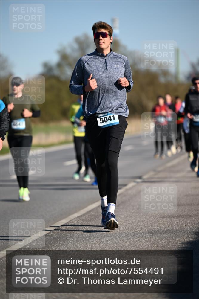06.04.2025 - 44. Internationalen Wilhelmsburger Insellauf Dr. Thomas Lammeyer http://msf.ph/oto/7554491 06.04.2025 09:29:39 Laufen 5041 meine-sportfotos.de