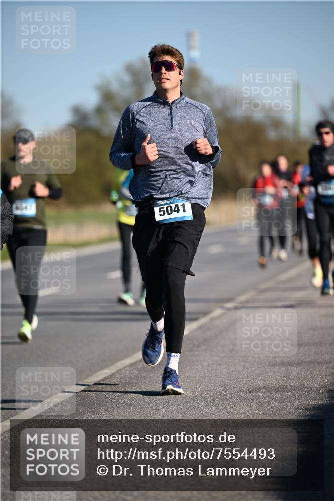 06.04.2025 - 44. Internationalen Wilhelmsburger Insellauf Dr. Thomas Lammeyer http://msf.ph/oto/7554493 06.04.2025 09:29:39 Laufen 5041 meine-sportfotos.de