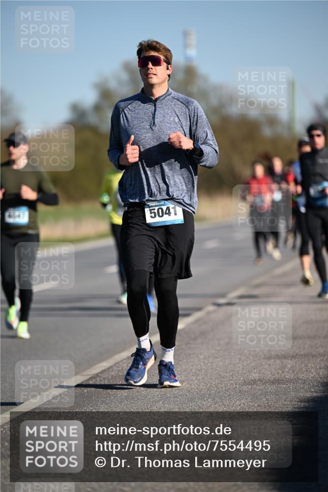 06.04.2025 - 44. Internationalen Wilhelmsburger Insellauf Dr. Thomas Lammeyer http://msf.ph/oto/7554495 06.04.2025 09:29:39 Laufen 5041 meine-sportfotos.de
