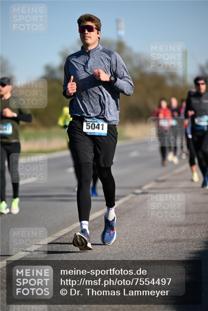 06.04.2025 - 44. Internationalen Wilhelmsburger Insellauf Dr. Thomas Lammeyer http://msf.ph/oto/7554497 06.04.2025 09:29:39 Laufen 5041 meine-sportfotos.de