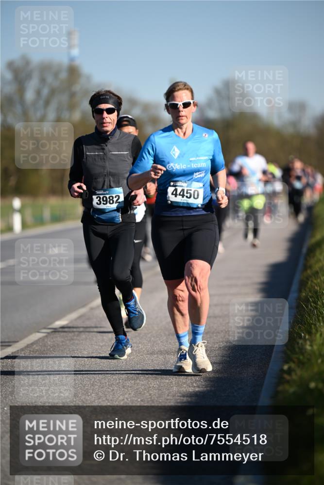 06.04.2025 - 44. Internationalen Wilhelmsburger Insellauf Dr. Thomas Lammeyer http://msf.ph/oto/7554518 06.04.2025 09:29:42 Laufen 3982, 4450 meine-sportfotos.de