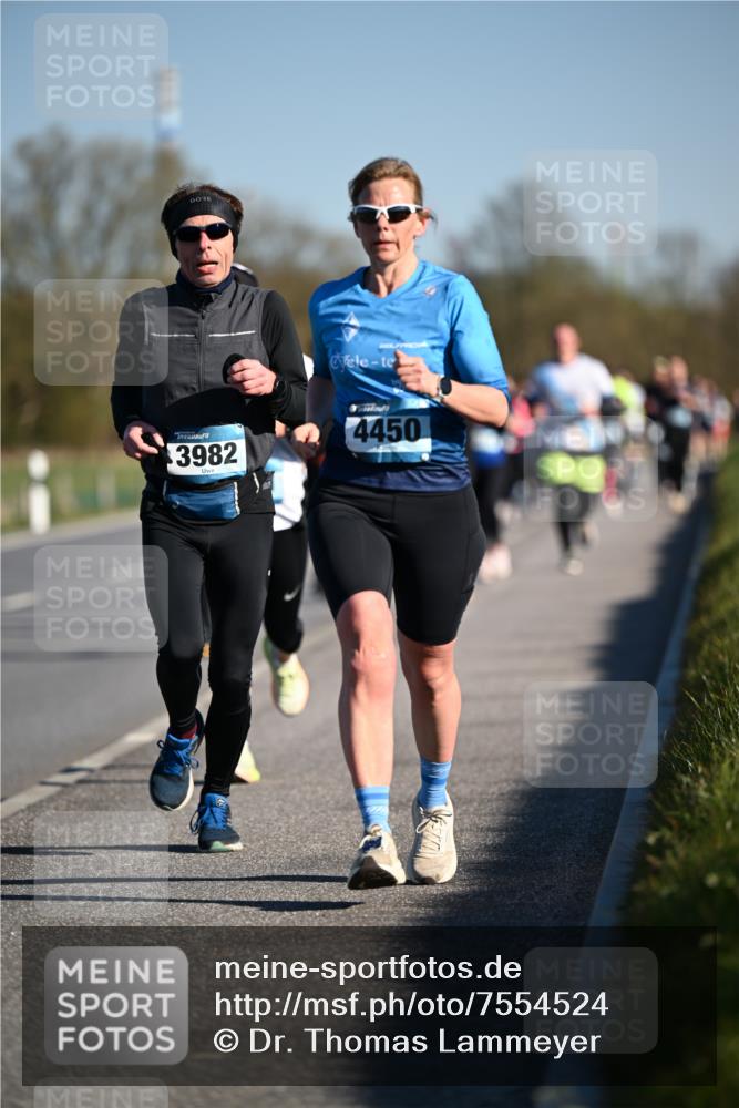 06.04.2025 - 44. Internationalen Wilhelmsburger Insellauf Dr. Thomas Lammeyer http://msf.ph/oto/7554524 06.04.2025 09:29:42 Laufen 3982, 4450 meine-sportfotos.de