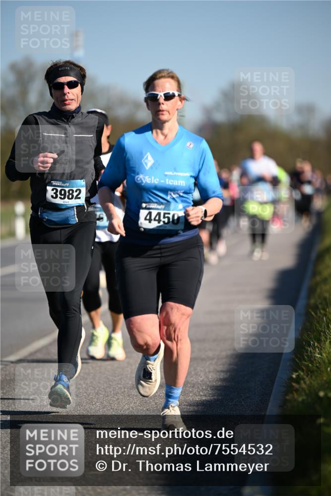 06.04.2025 - 44. Internationalen Wilhelmsburger Insellauf Dr. Thomas Lammeyer http://msf.ph/oto/7554532 06.04.2025 09:29:43 Laufen 3982, 4450 meine-sportfotos.de