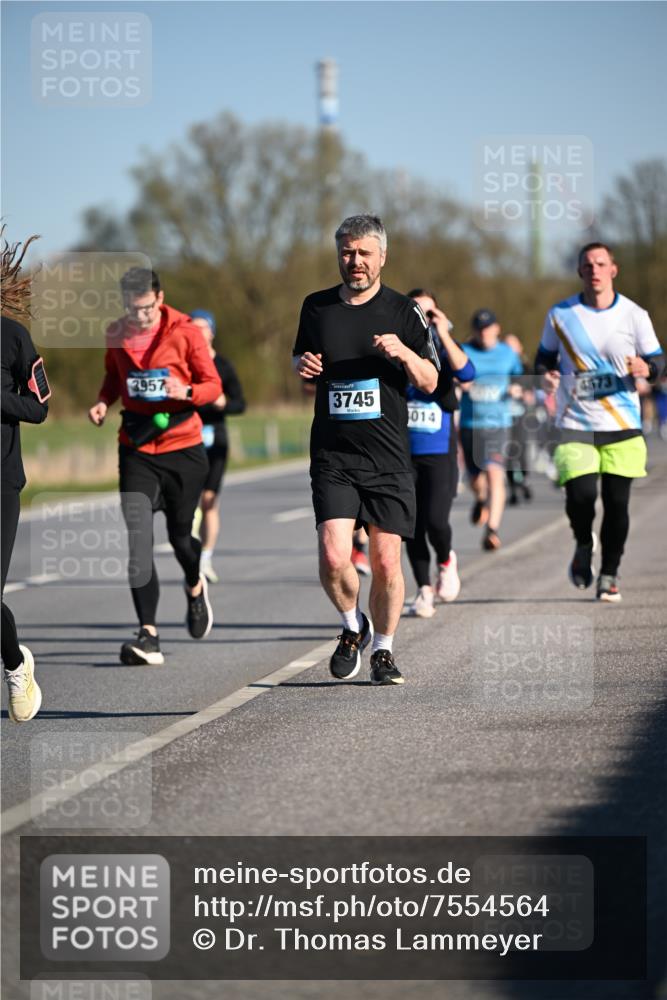 06.04.2025 - 44. Internationalen Wilhelmsburger Insellauf Dr. Thomas Lammeyer http://msf.ph/oto/7554564 06.04.2025 09:29:48 Laufen 2957, 3745, 014 meine-sportfotos.de