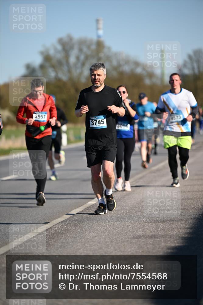 06.04.2025 - 44. Internationalen Wilhelmsburger Insellauf Dr. Thomas Lammeyer http://msf.ph/oto/7554568 06.04.2025 09:29:48 Laufen 3957, 3745, 4573 meine-sportfotos.de