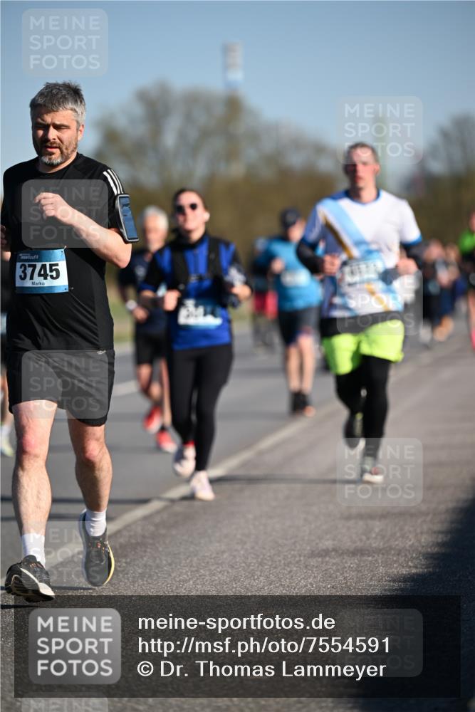 06.04.2025 - 44. Internationalen Wilhelmsburger Insellauf Dr. Thomas Lammeyer http://msf.ph/oto/7554591 06.04.2025 09:29:50 Laufen 3745, 350 meine-sportfotos.de