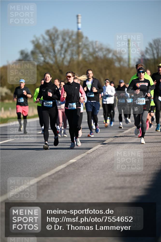 06.04.2025 - 44. Internationalen Wilhelmsburger Insellauf Dr. Thomas Lammeyer http://msf.ph/oto/7554652 06.04.2025 09:29:56 Laufen 3890, 3891, 5064, 3052 meine-sportfotos.de