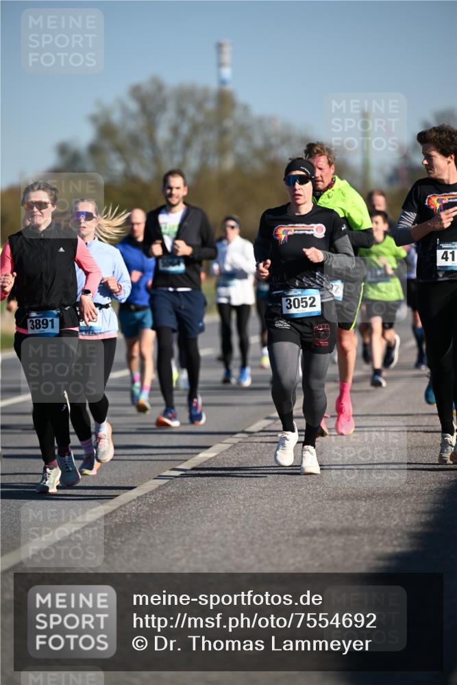 06.04.2025 - 44. Internationalen Wilhelmsburger Insellauf Dr. Thomas Lammeyer http://msf.ph/oto/7554692 06.04.2025 09:29:59 Laufen 3891, 3052, 41 meine-sportfotos.de