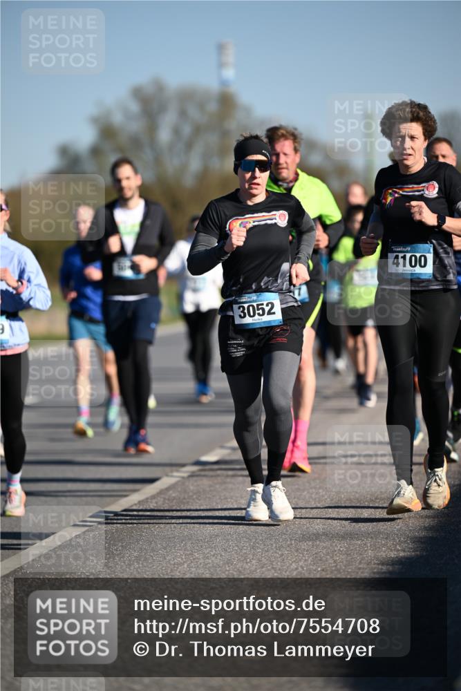 06.04.2025 - 44. Internationalen Wilhelmsburger Insellauf Dr. Thomas Lammeyer http://msf.ph/oto/7554708 06.04.2025 09:30:00 Laufen 3052, 4100 meine-sportfotos.de
