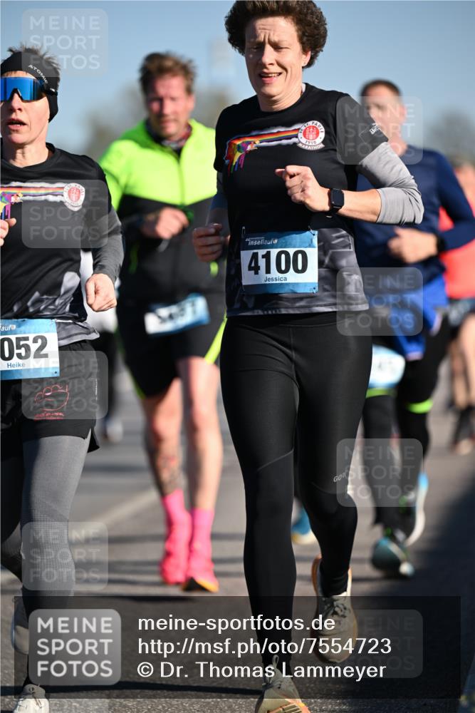 06.04.2025 - 44. Internationalen Wilhelmsburger Insellauf Dr. Thomas Lammeyer http://msf.ph/oto/7554723 06.04.2025 09:30:02 Laufen 052, 4100, 1910 meine-sportfotos.de