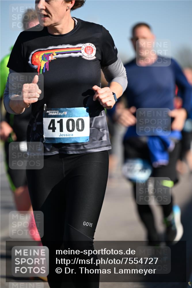 06.04.2025 - 44. Internationalen Wilhelmsburger Insellauf Dr. Thomas Lammeyer http://msf.ph/oto/7554727 06.04.2025 09:30:03 Laufen 4100, 1910 meine-sportfotos.de