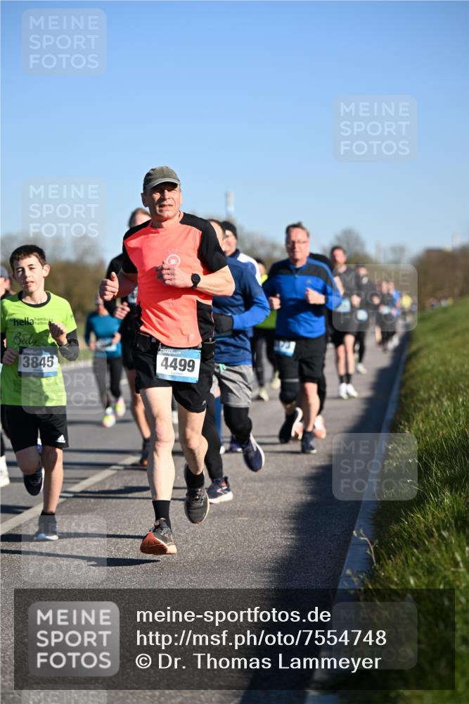 06.04.2025 - 44. Internationalen Wilhelmsburger Insellauf Dr. Thomas Lammeyer http://msf.ph/oto/7554748 06.04.2025 09:30:06 Laufen 3845, 4499 meine-sportfotos.de